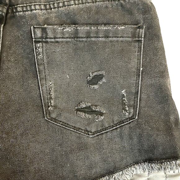 Blank NYC Shorts Womens 26 Washed Black Distressed Denim Mid Rise Button Fly NWT - Picture 9 of 16